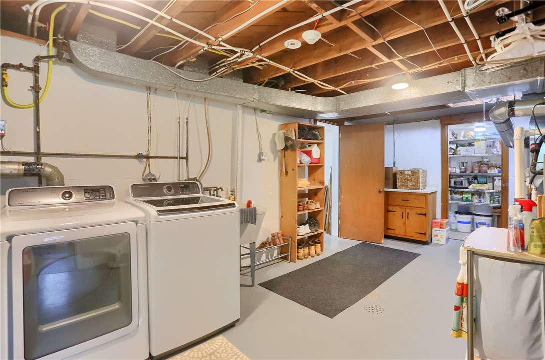 141 E Wedgewood Dr