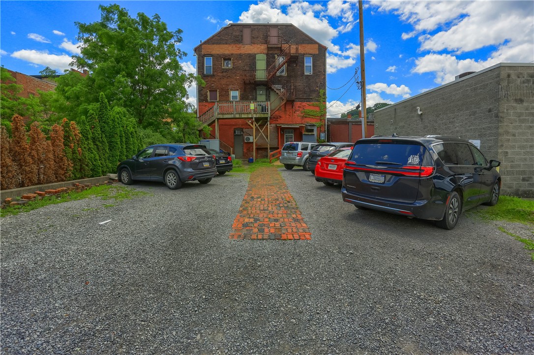 528 Lawrence Ave