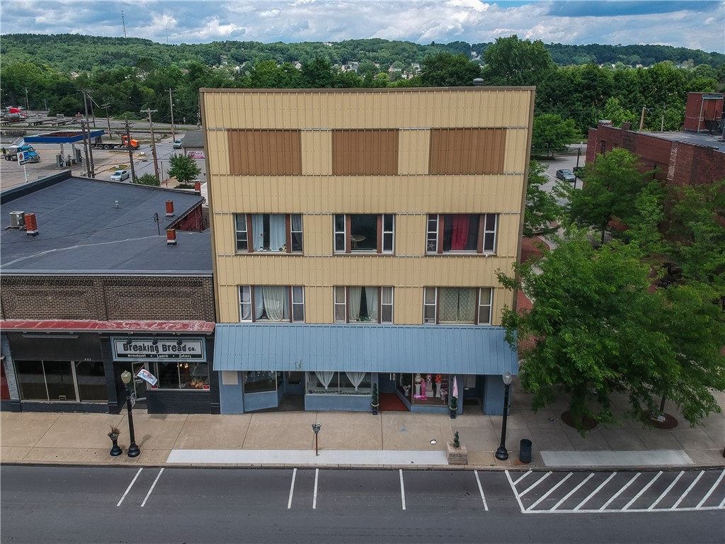 528 Lawrence Ave