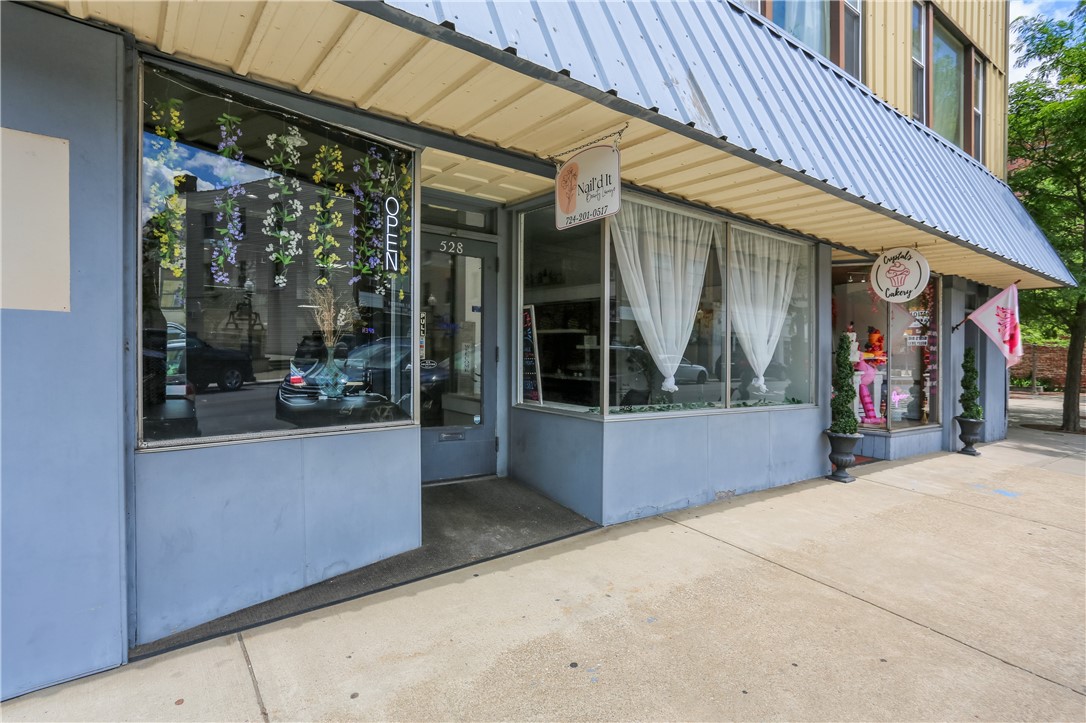 528 Lawrence Ave