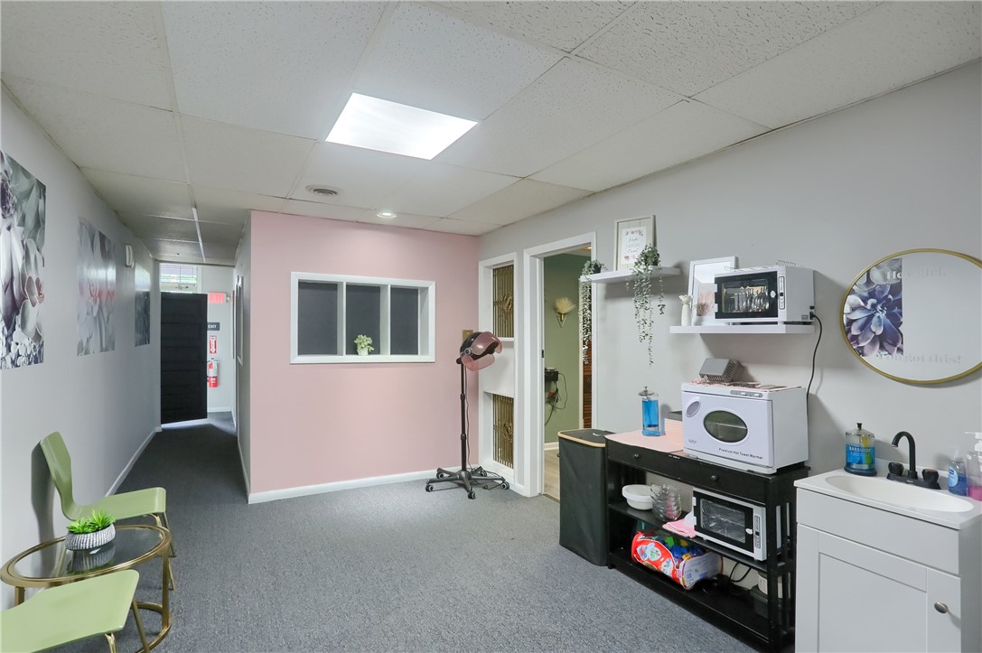 528 Lawrence Ave