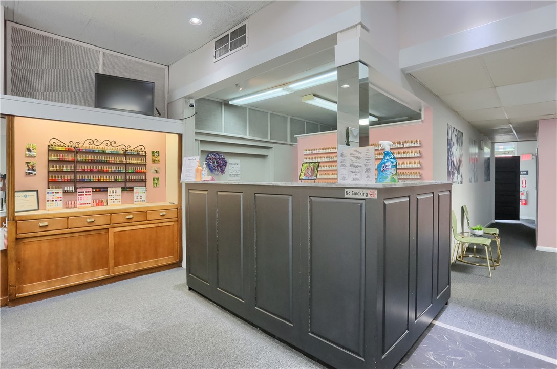 528 Lawrence Ave