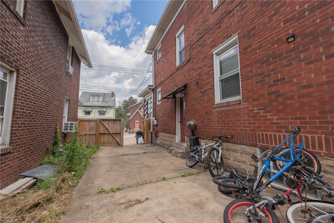 1425 Forsythe St