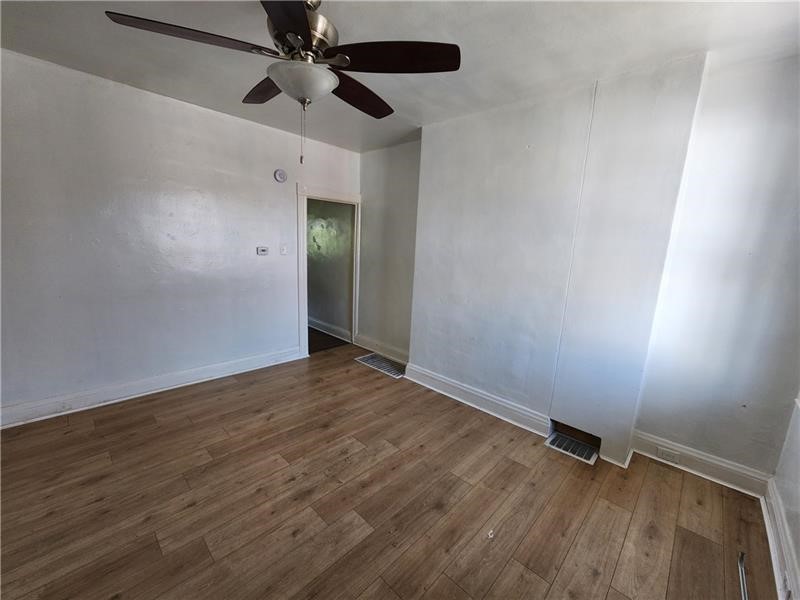 724 Hemlock Aly