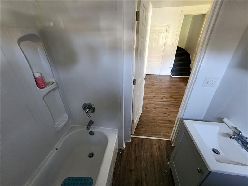 724 Hemlock Aly