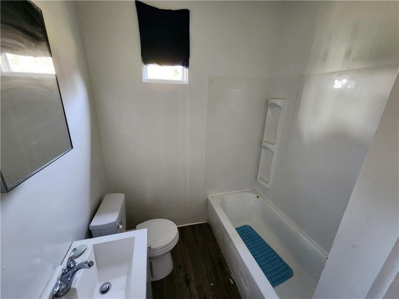 724 Hemlock Aly