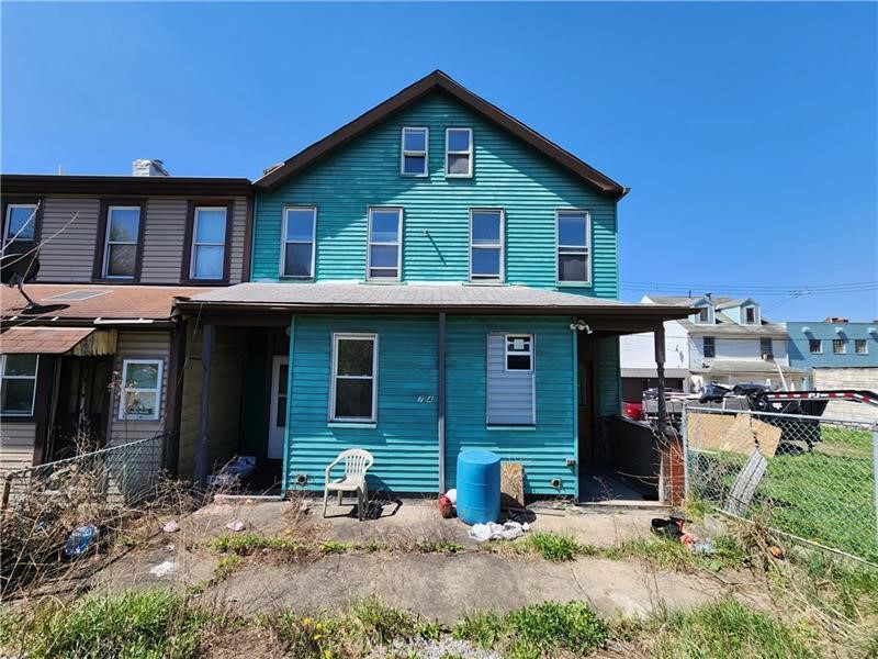 724 Hemlock Aly