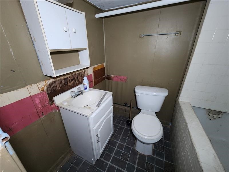 724 Hemlock Aly