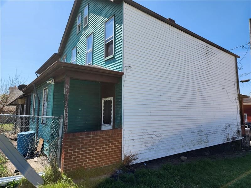 724 Hemlock Aly