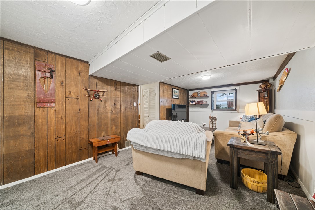 223 Eleanor Dr