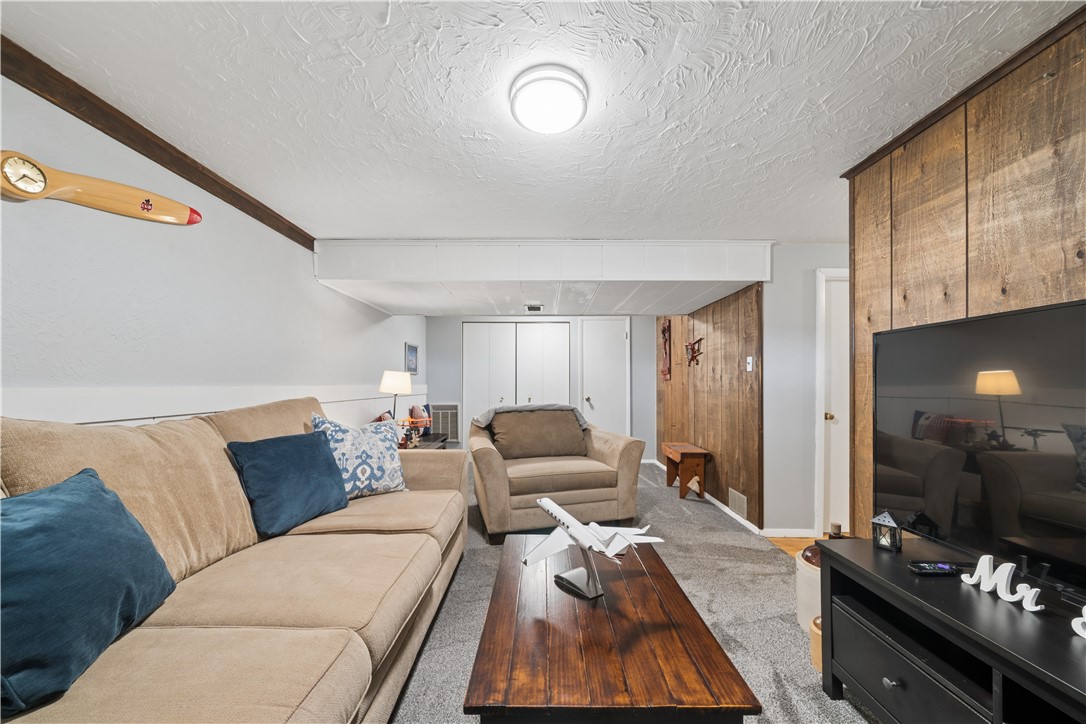 223 Eleanor Dr