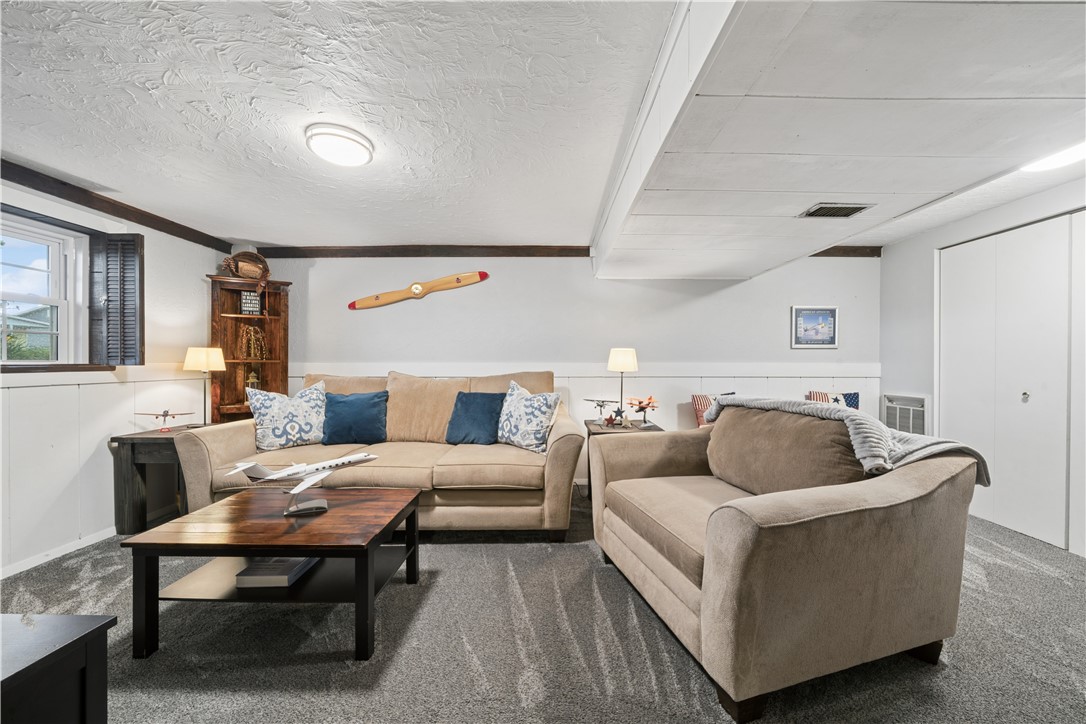 223 Eleanor Dr