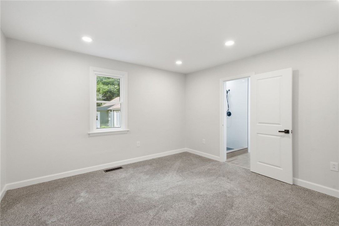 985 Blackhawk Rd