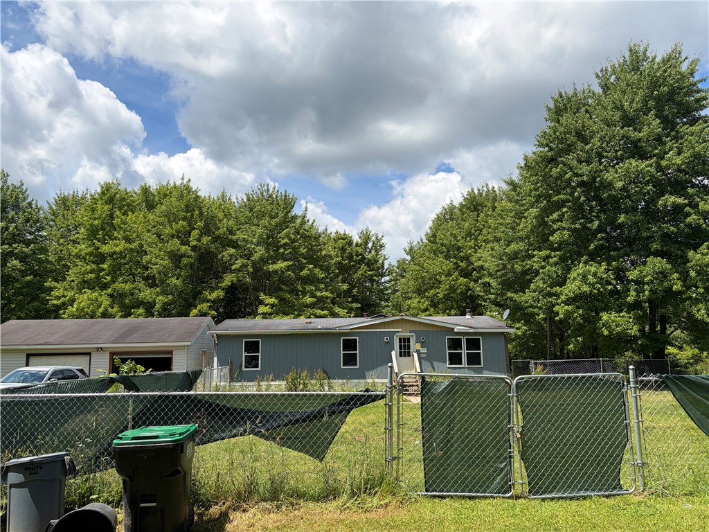 1370 Hoffman Ln