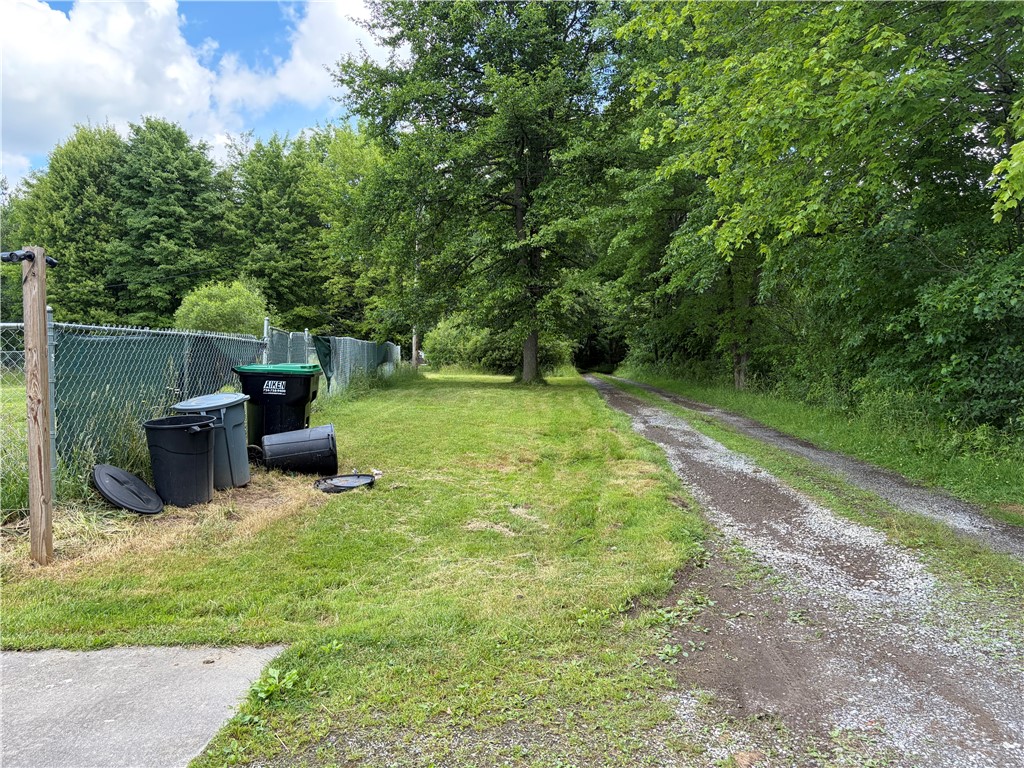1370 Hoffman Ln