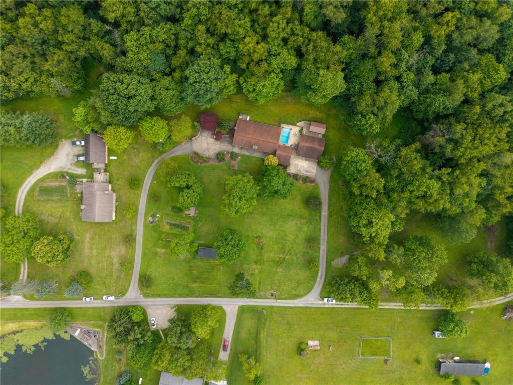 100 Lee Ln