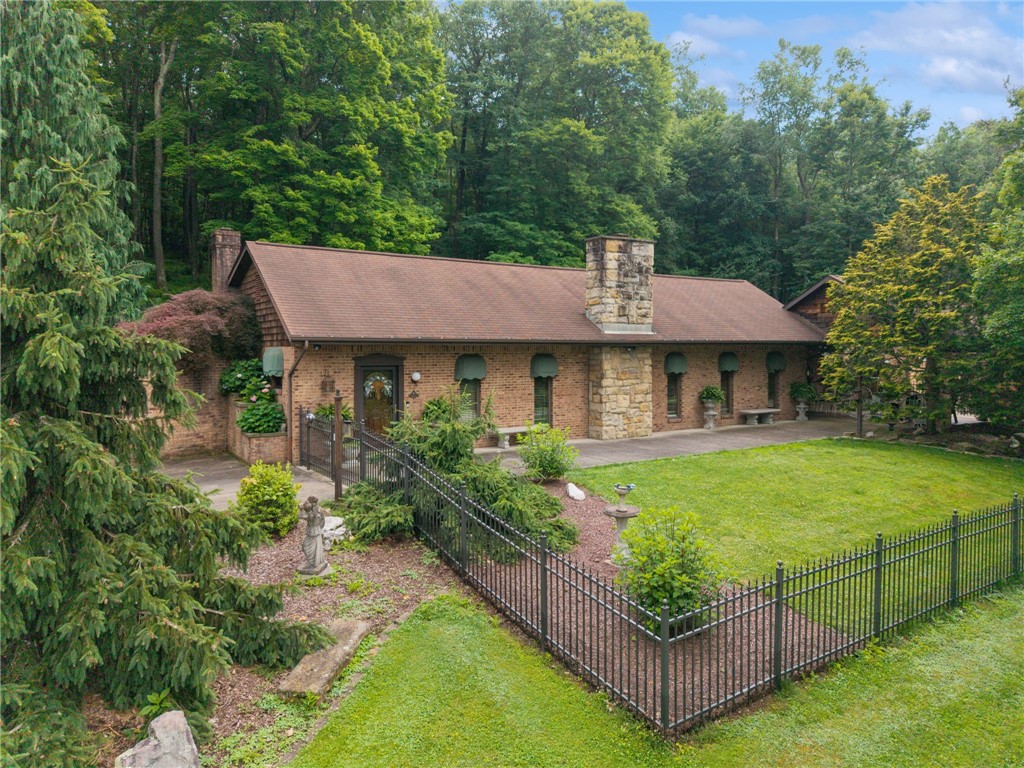 100 Lee Ln