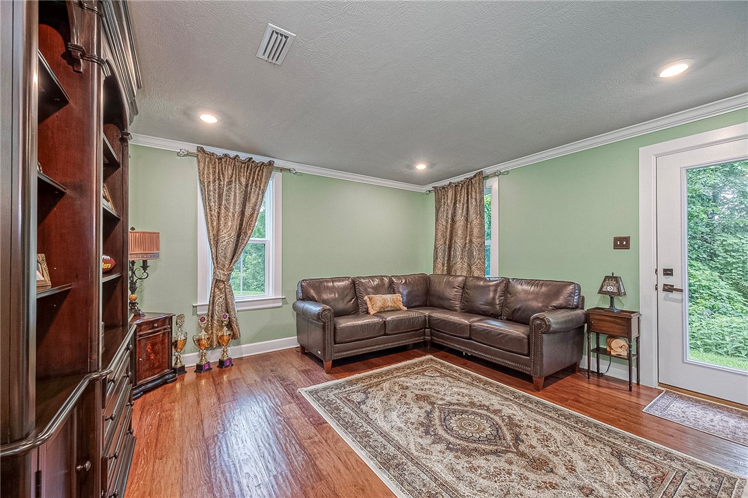180 Laurel Place Ln