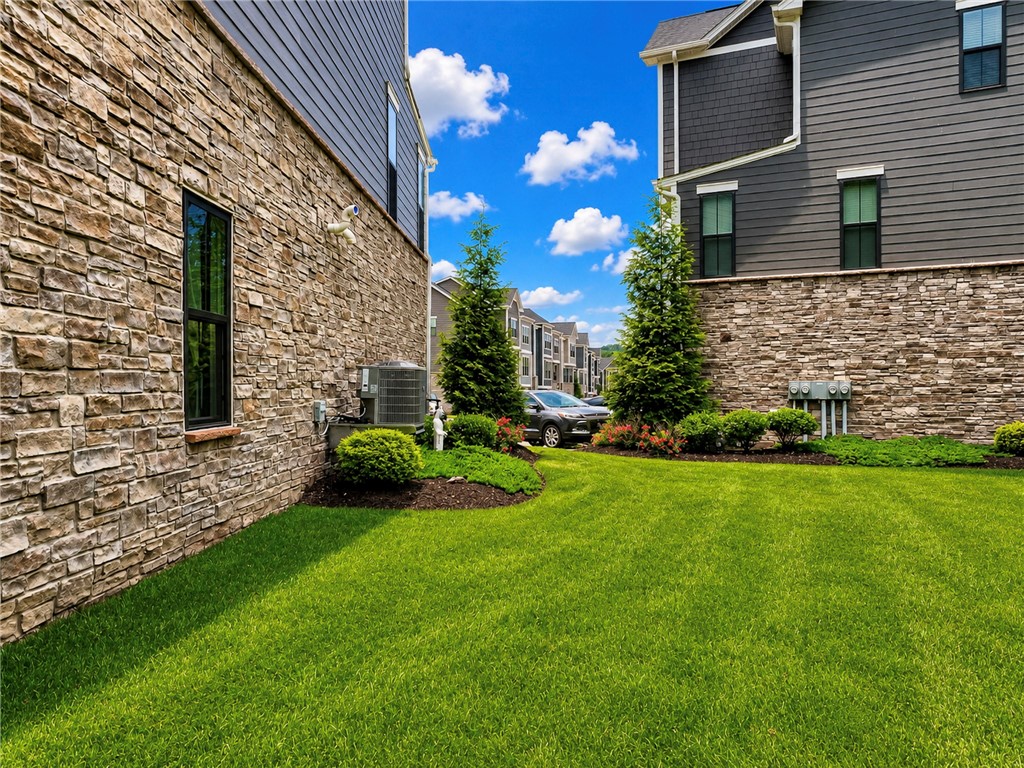 180 Laurel Place Ln