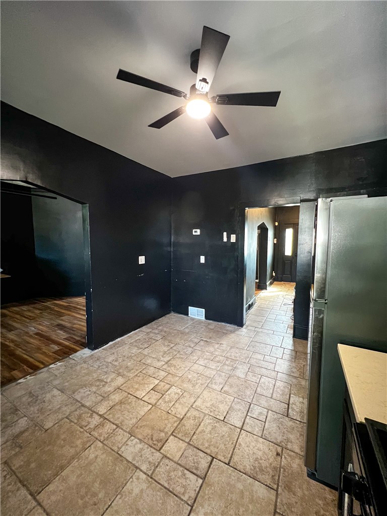 409 Vine St