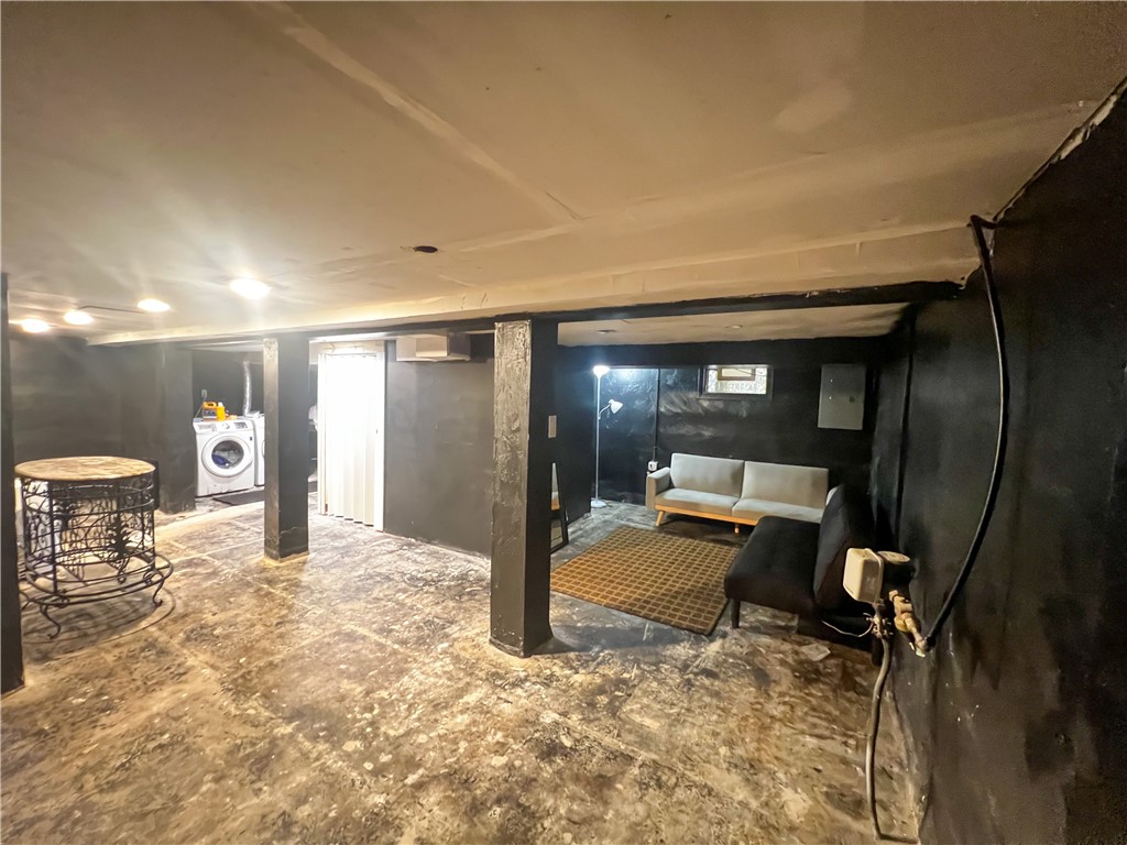 409 Vine St