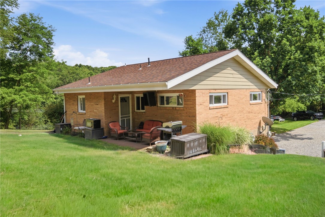 1560 Rosemary Dr