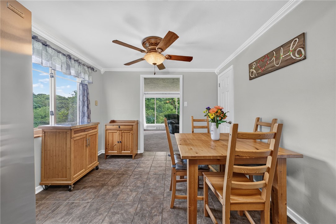 1560 Rosemary Dr