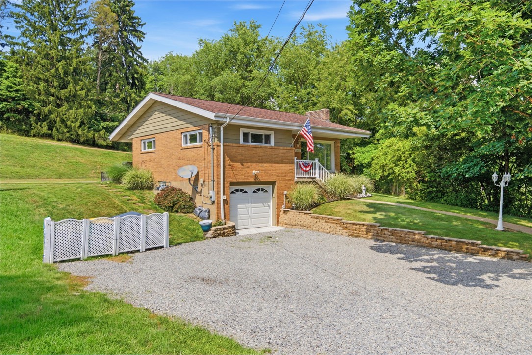 1560 Rosemary Dr