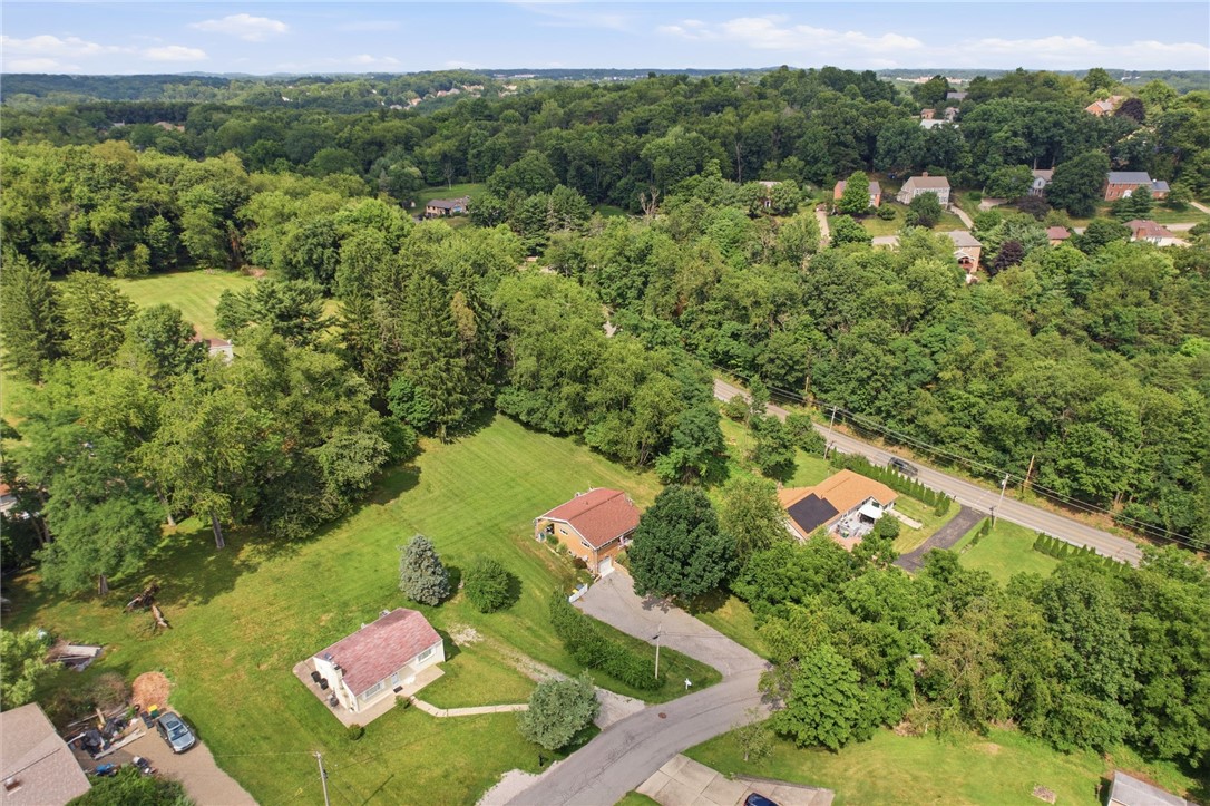 1560 Rosemary Dr