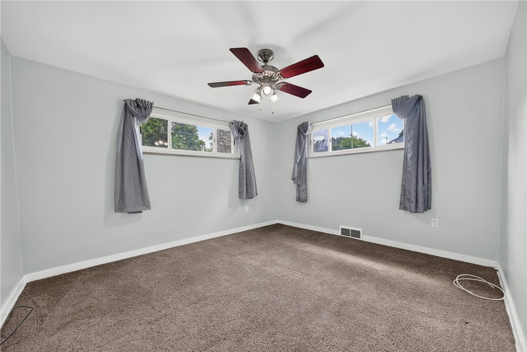 1560 Rosemary Dr