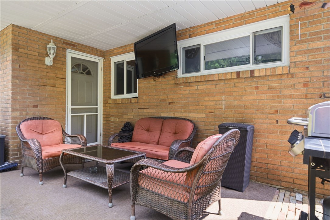 1560 Rosemary Dr