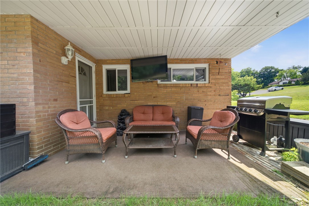 1560 Rosemary Dr