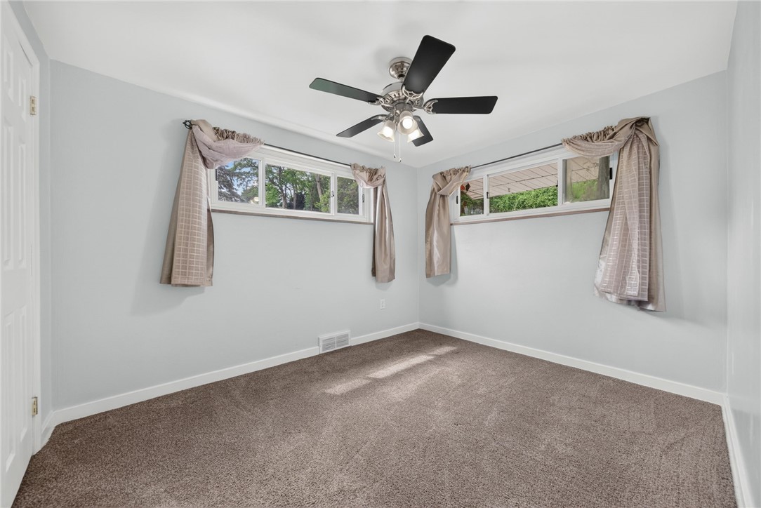 1560 Rosemary Dr