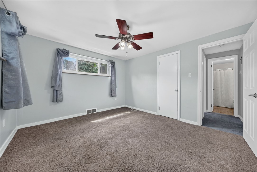 1560 Rosemary Dr