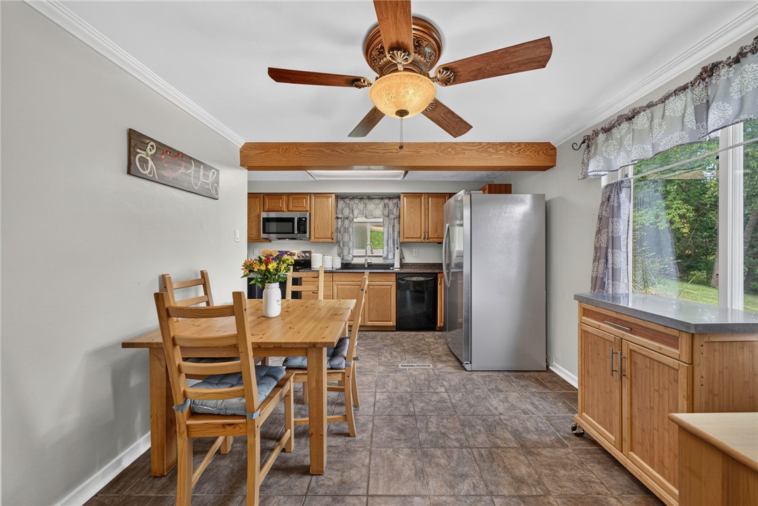 1560 Rosemary Dr