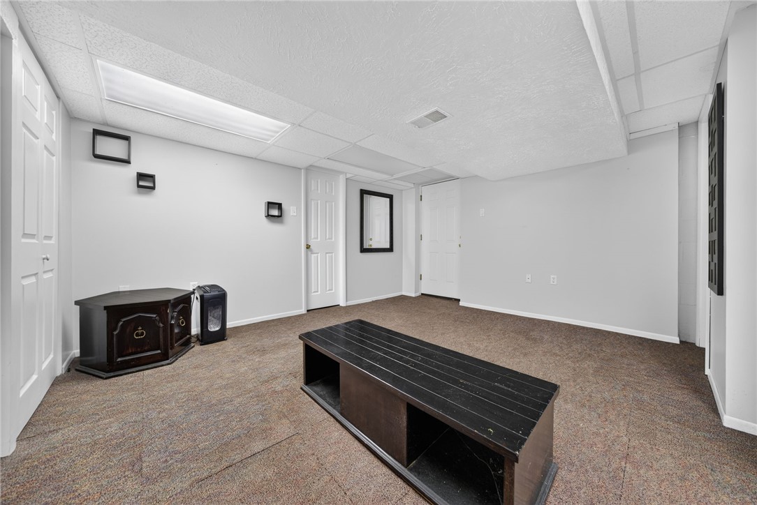1560 Rosemary Dr