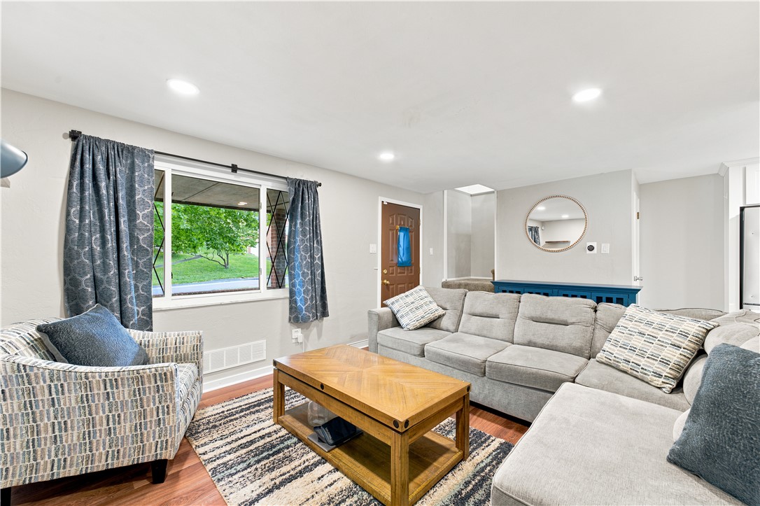 1431 Oak Dr