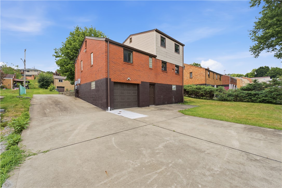 1431 Oak Dr