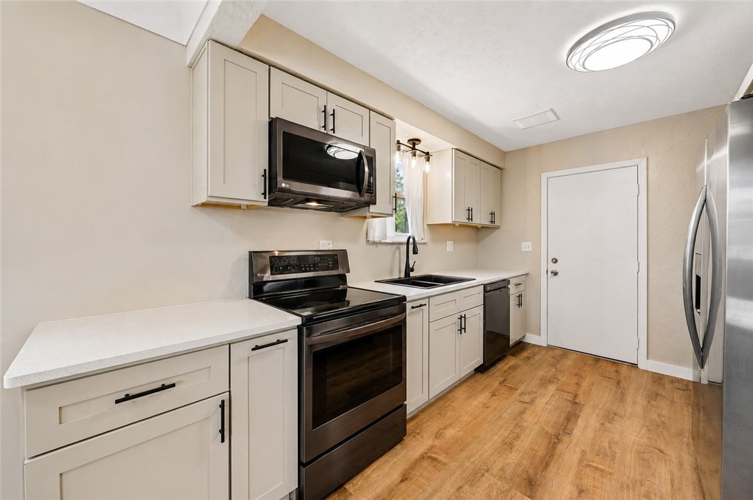 25 Magee Dr