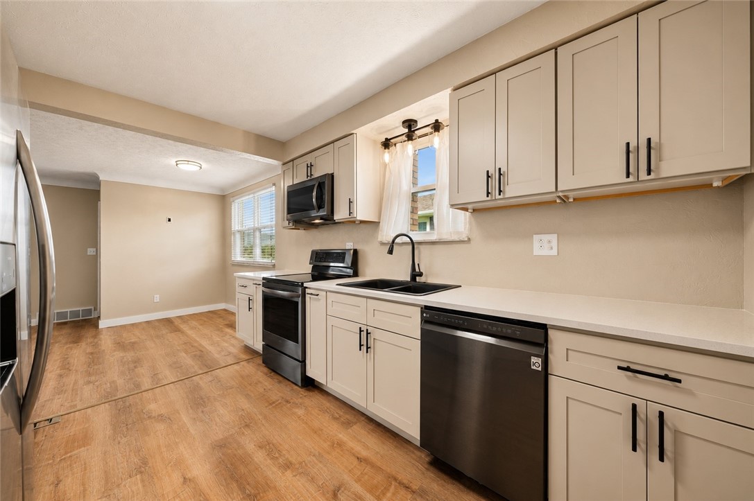 25 Magee Dr
