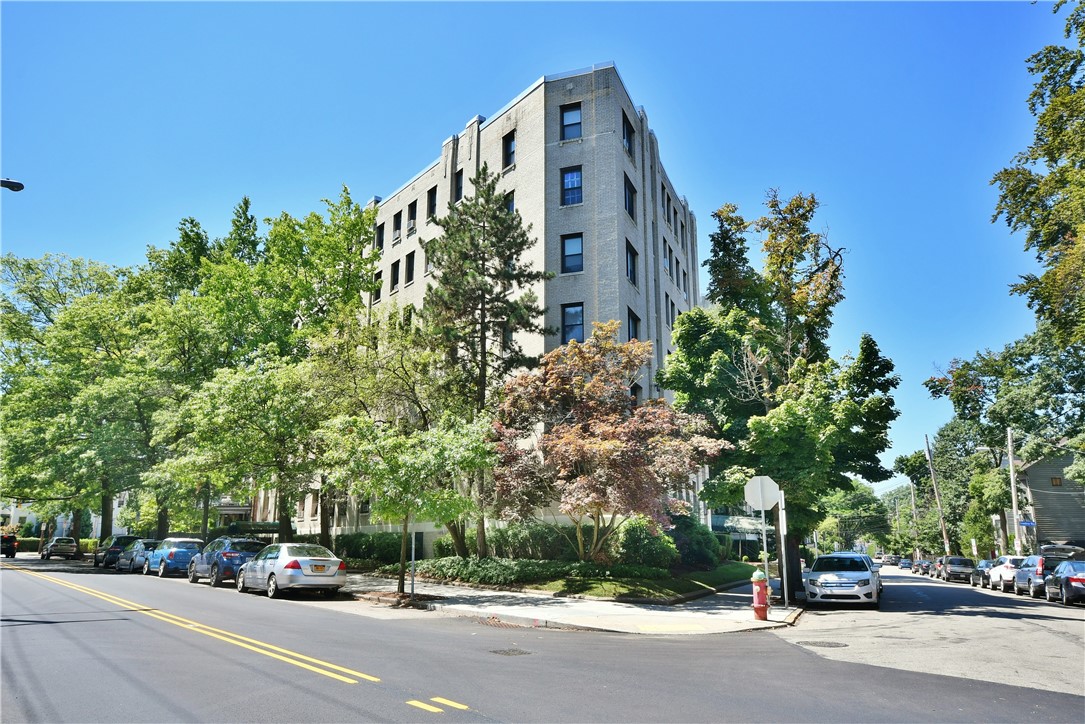 372 S Highland Ave 102