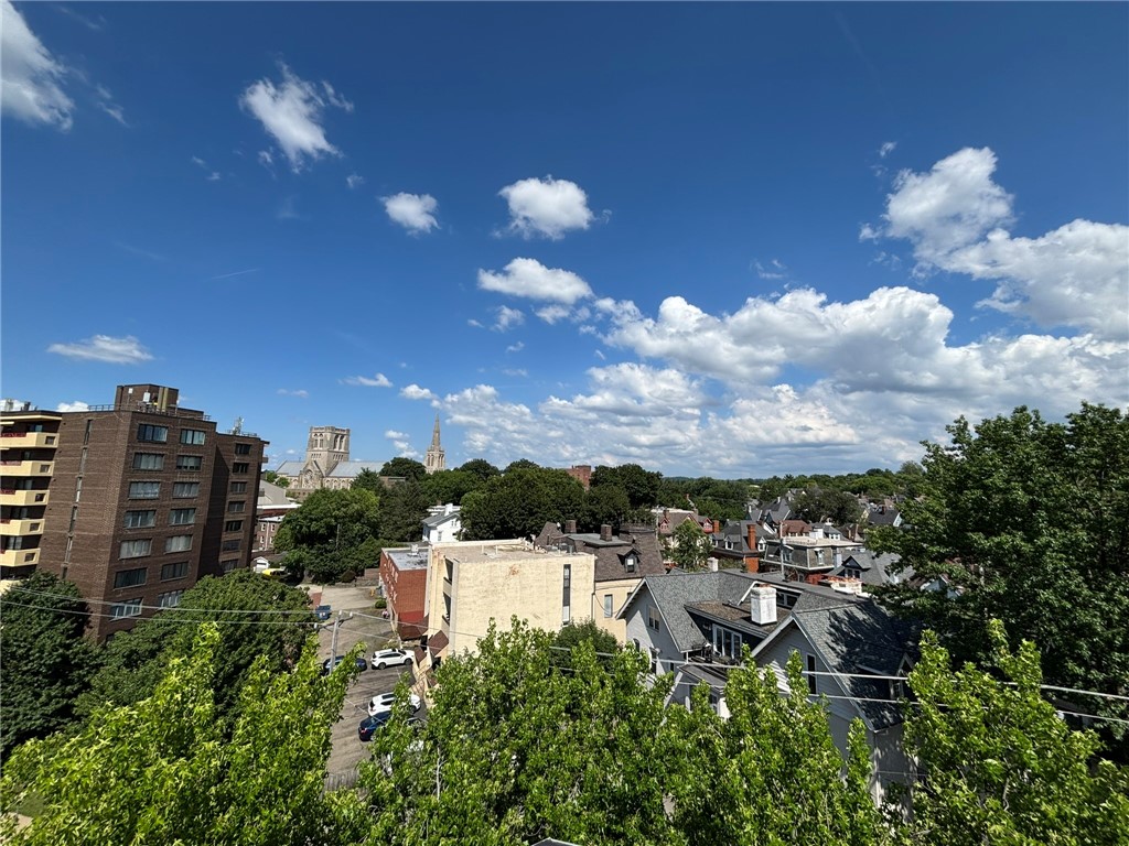 372 S Highland Ave 102
