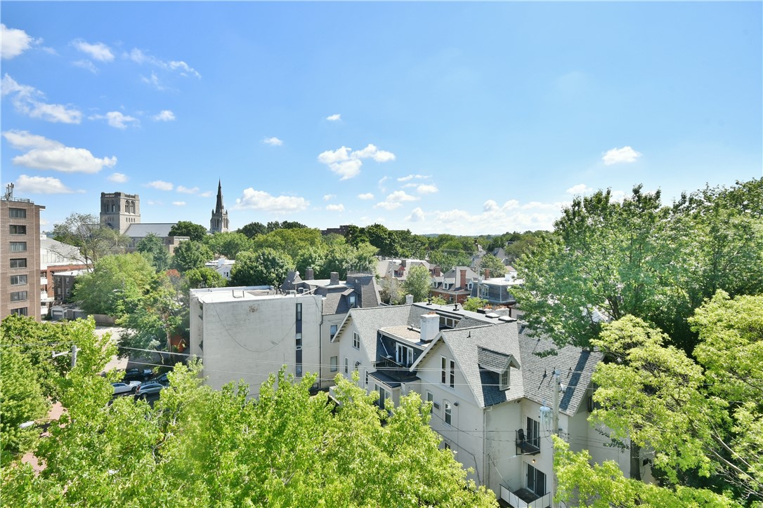 372 S Highland Ave 102