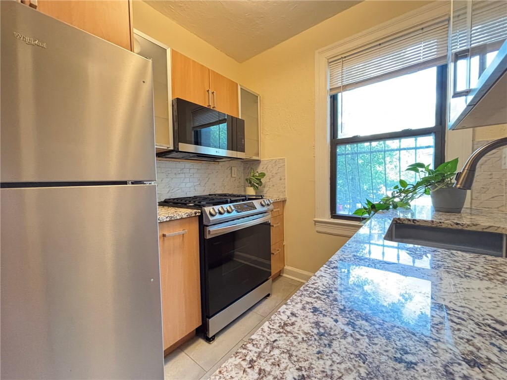 372 S Highland Ave 102
