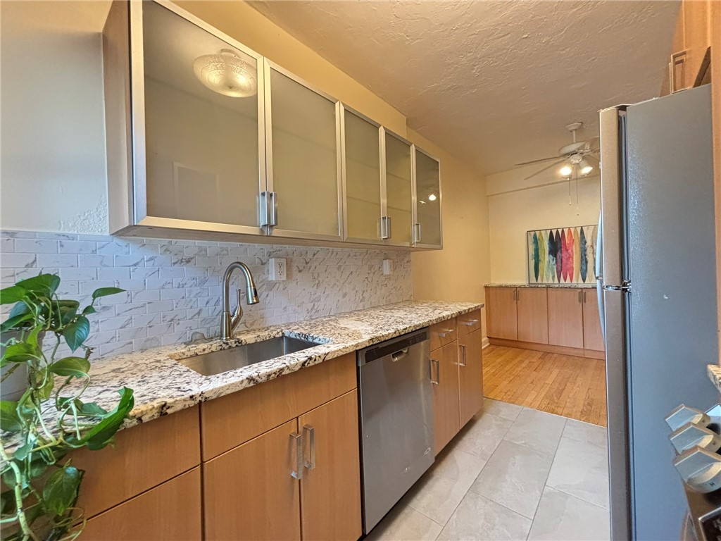 372 S Highland Ave 102