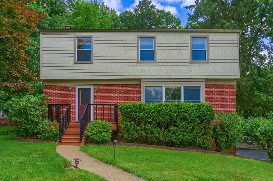 5389 Peach Dr
