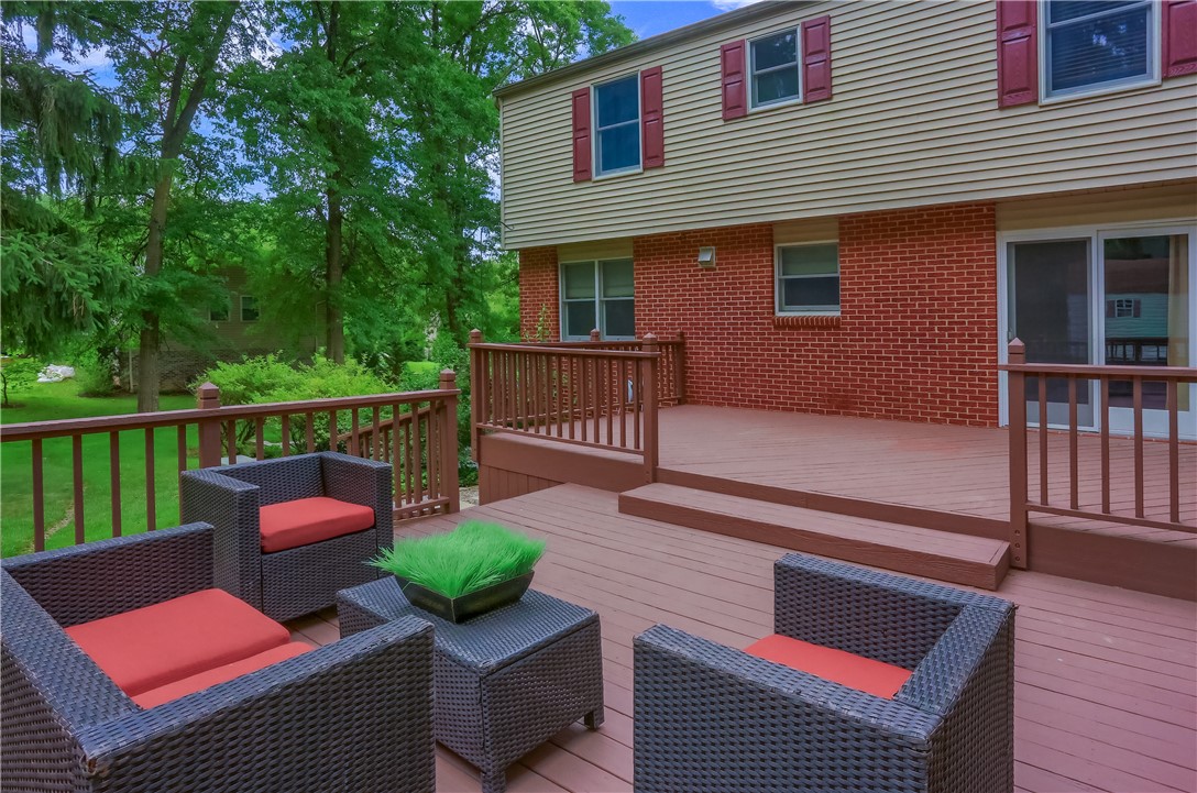5389 Peach Dr