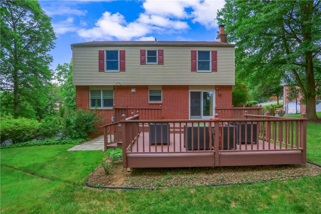 5389 Peach Dr