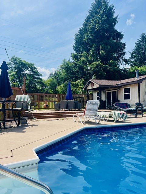 3458 Nearwood Dr