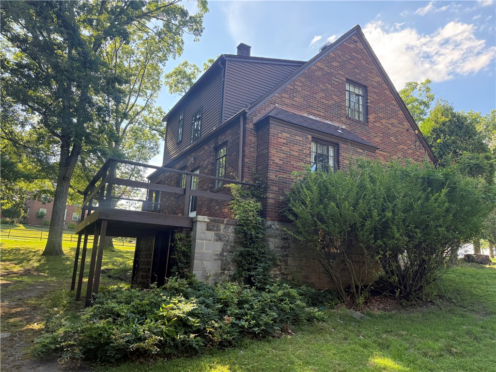121 Woodhaven Ln